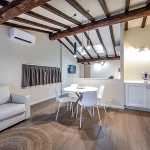 garibaldi-luxury-apartments.it-tuscanyhotel.com/